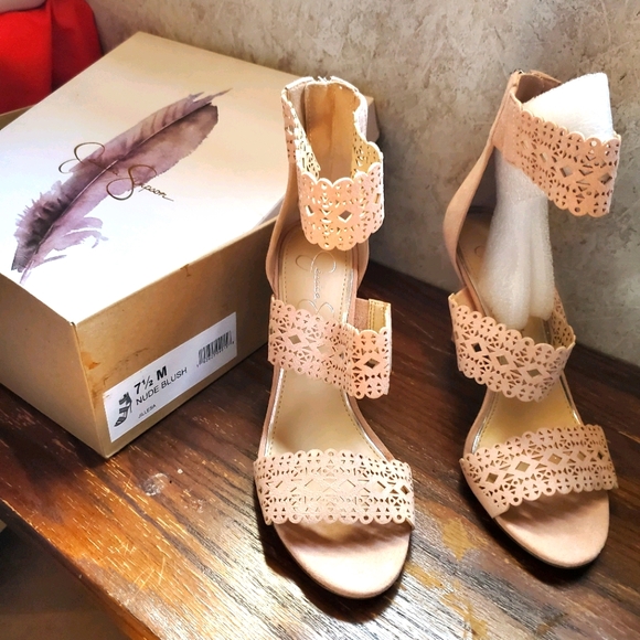 Suede 7.5 NWT J. Simpson Heels - Picture 10 of 13